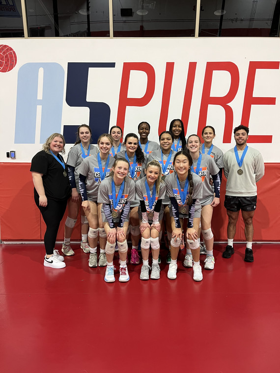 15 Danielle Champions of 15 Club at Icebreaker